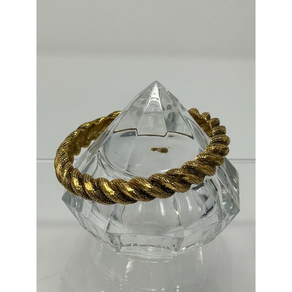 Vintage Chanel Made in France Twist Bangle - Picture 6 of 16